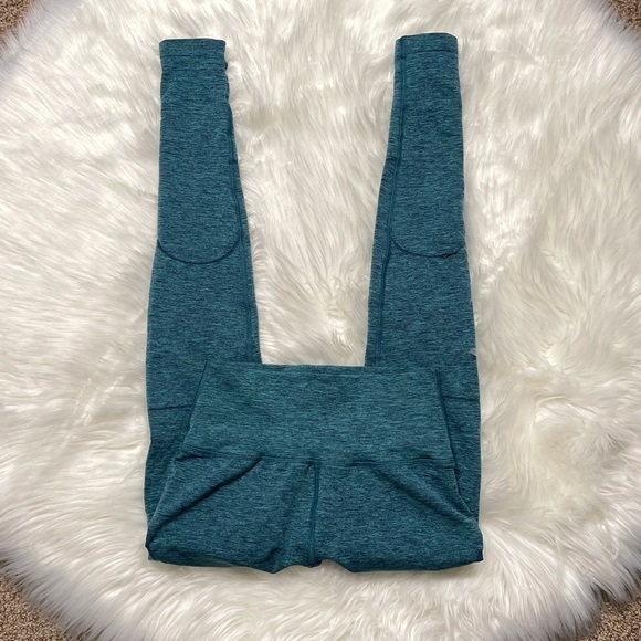 Alphalete Leggings - Picture 2 of 4